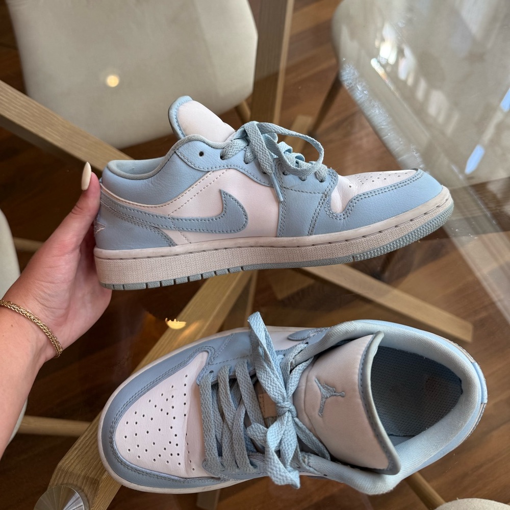 Women’s Air Jordan 1 Low `Ice Blue’ - Picture 4 of 7